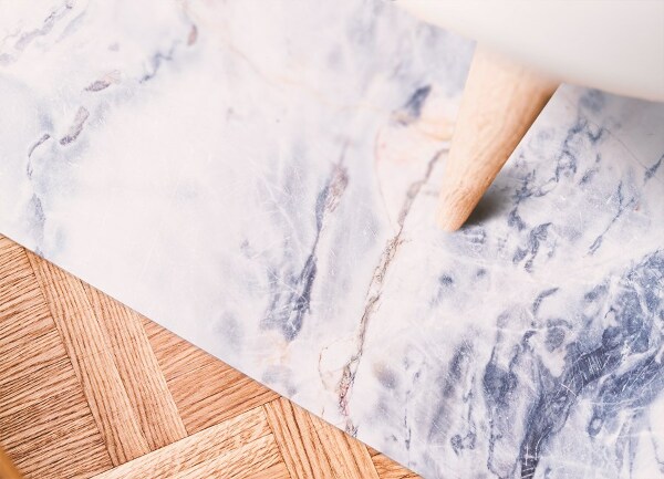 Alfombra vinilo cocina Grietas doradas de mármol