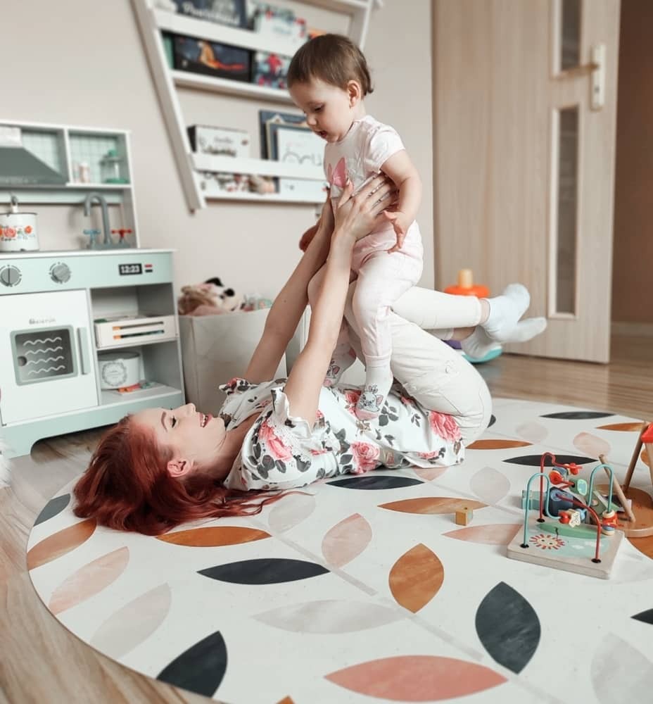 alfombra bohemia para habitación infantil