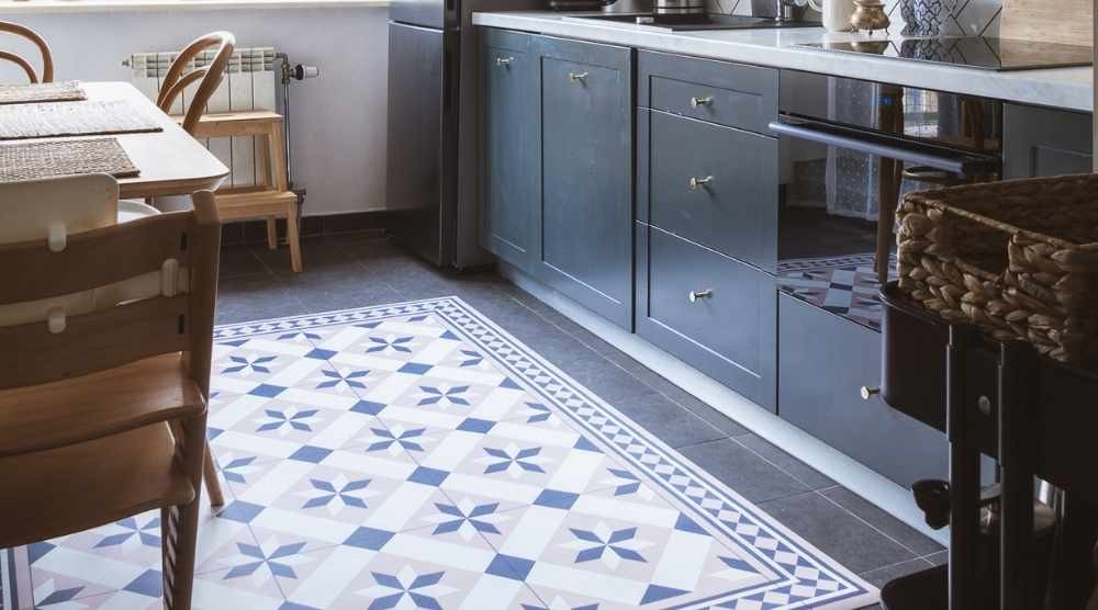 cómo cubrir azulejos viejos